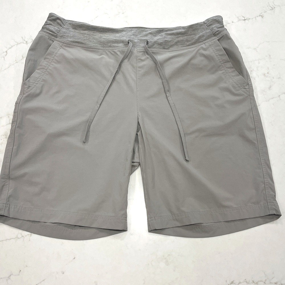 Duluth Trading Women 18 x 10" Armachillo Cooling 10" Shorts Gray Outdoor Stretch
